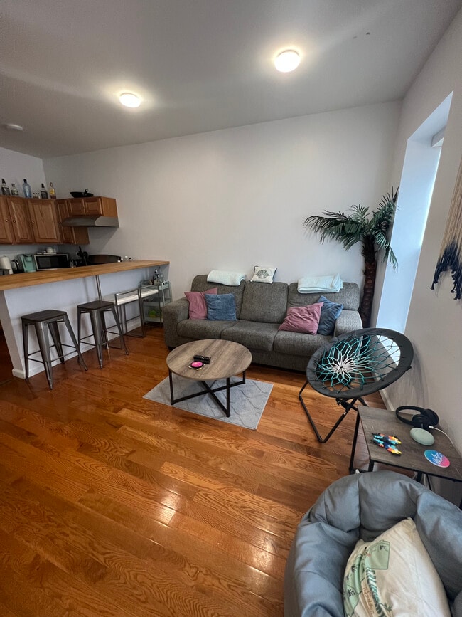 Common area - 86 9th St Apartments