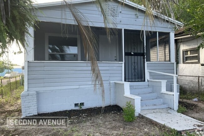 Building Photo - 261 Watts St Rental