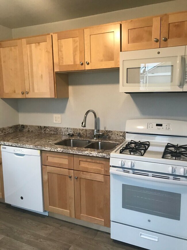 Photo - 1015 Lane Pl Unit 1015 1/2