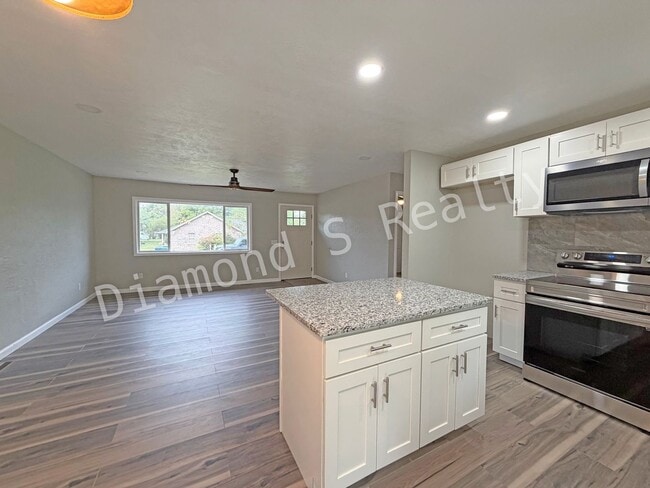 Photo - Completely Remodeled 4 Bedroom Home in Nixa!