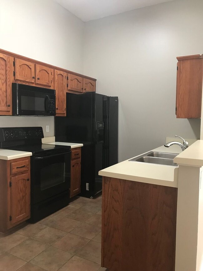 Photo - Olive Branch - 3 Bedroom, 2 Full bath Split Plan with Patio and Wood Privacy Fenced in Yard - Ove...