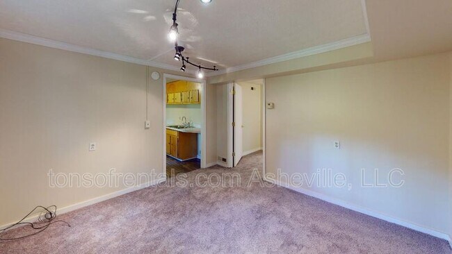 Photo - 422 Old Buckeye Cove Rd