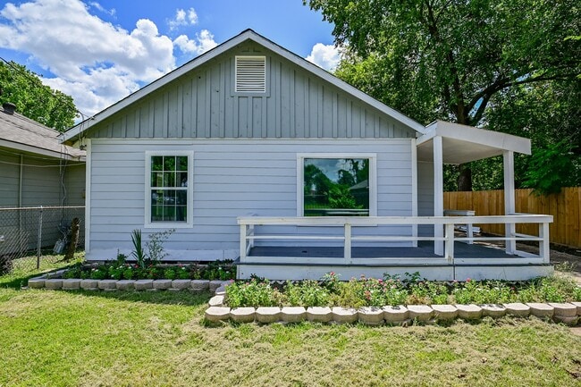 Photo - 4714 Nichols St