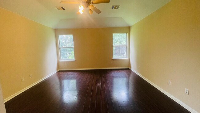 Room in House on Cromarty Ln