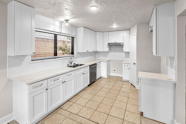 Photo - 14910 Grassington Dr