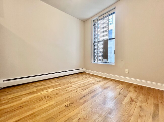 Building Photo - 386 Manhattan Ave Rental