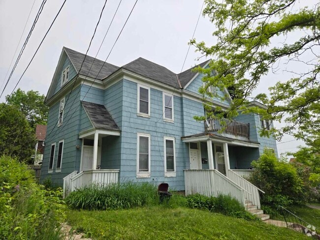 Building Photo - 16 S 19th Ave E Unit 3 Rental