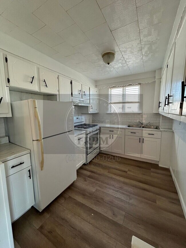 Building Photo - 90 Montaup St Unit 2