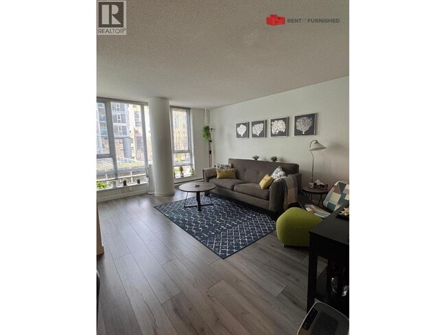 Photo - 233 Robson St