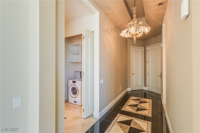 Photo - 2857 Paradise Rd Unit 206