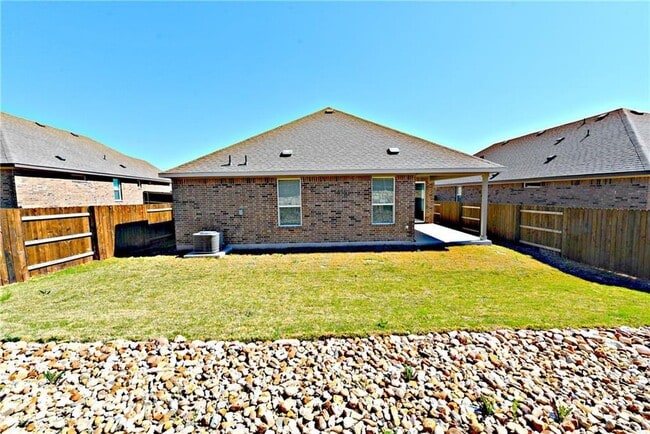 Photo - 229 Indian Shoal Dr