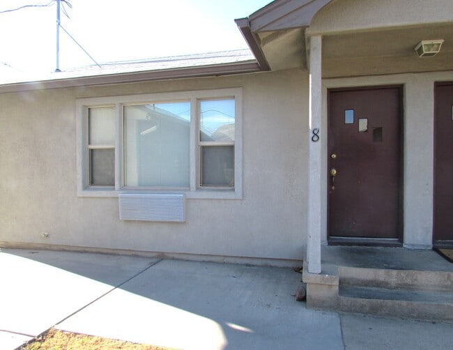 Building Photo - 1151 Belford Ave Unit 8 Rental