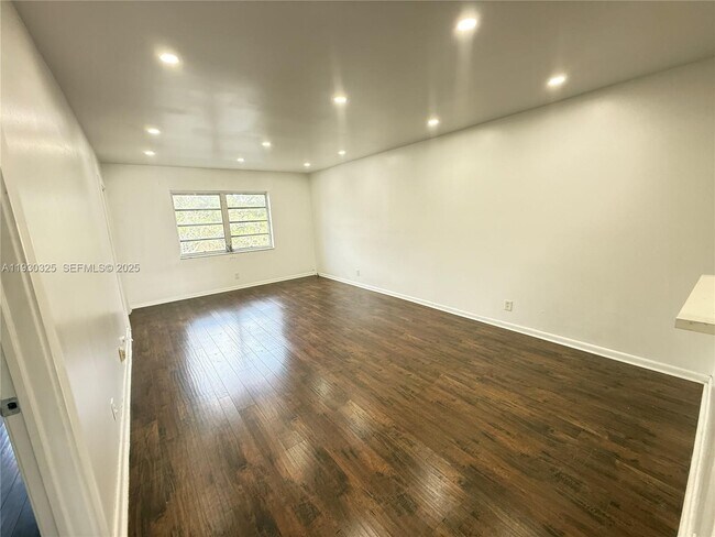 Photo - 5160 SW 40th Ave Unidad 29D