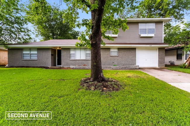 Building Photo - 7608 Deaver Dr