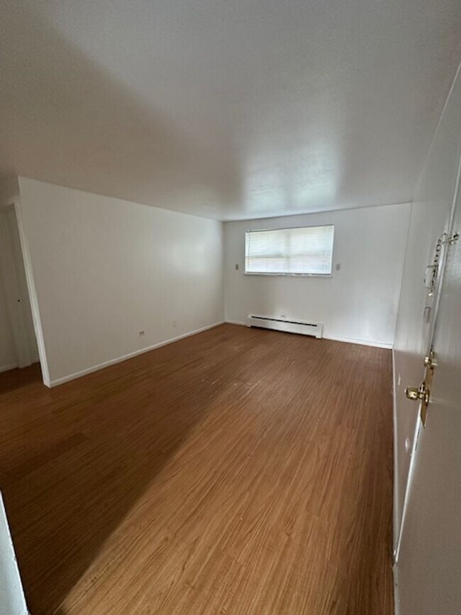 Photo - Bright Ground-Level 2-Bedroom 1-Bathroom Apartment Located in Goldsmith Neighborhood.