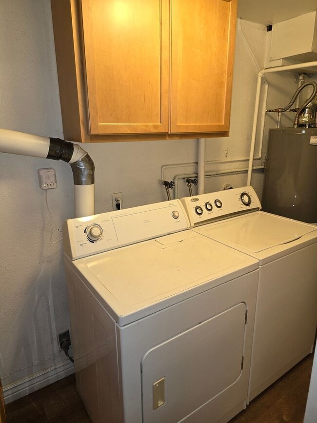 Photo - 2 Bed 1 Bath Garden Level Duplex