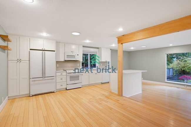 Photo - 3 BED & 2 BATH SINGLE FAMILY HOUSE WITH A ...