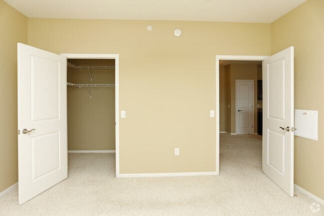 1BR, 1BA - 1,024 SF - The Ponds at Heritage Place