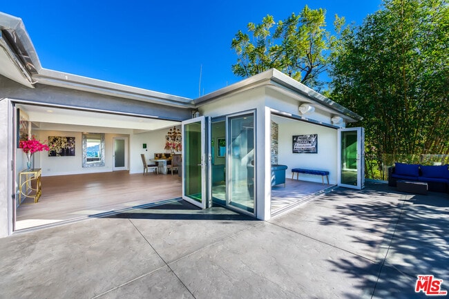 3490 Wonder View Pl