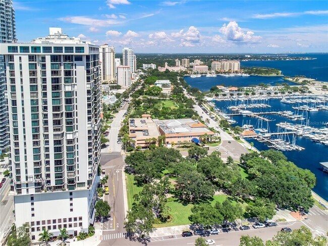 Building Photo - 1 Beach Dr SE Unit 1808 Rental