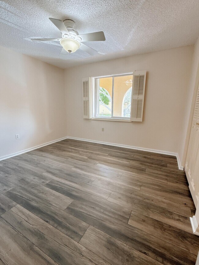Photo - 872 SW 9th St Cir Unit 201