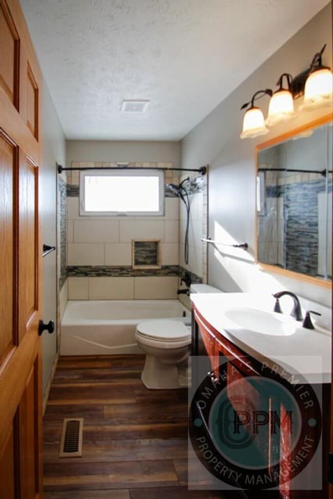 Building Photo - Spacious 3Bed/ 1Bath Home|$500 off the Deposit