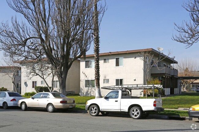 Photo - Walnuts Woods Apartments