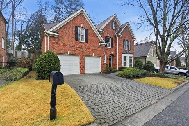 Photo - 3194 Windsor Lake Dr NE