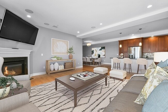 Photo - 350 W 2nd St Unit 9