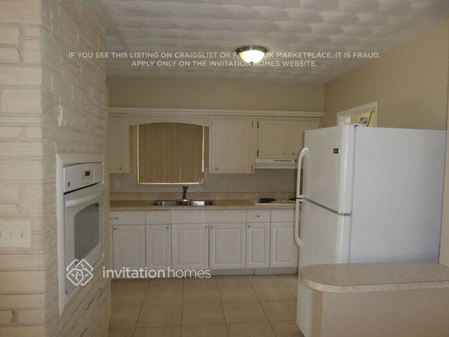 Photo - 2201 N 57th Ave