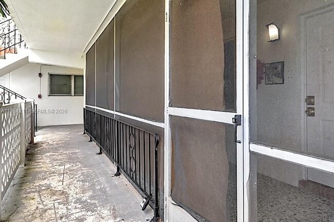 Building Photo - 1450 NE 170th St Unit 204