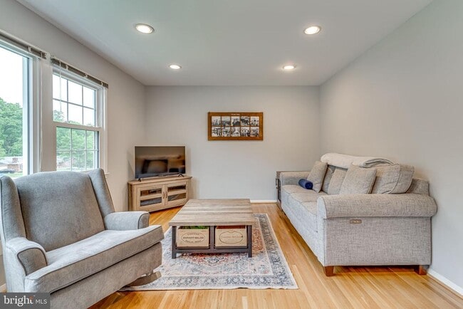 Photo - 8307 Carrleigh Pkwy