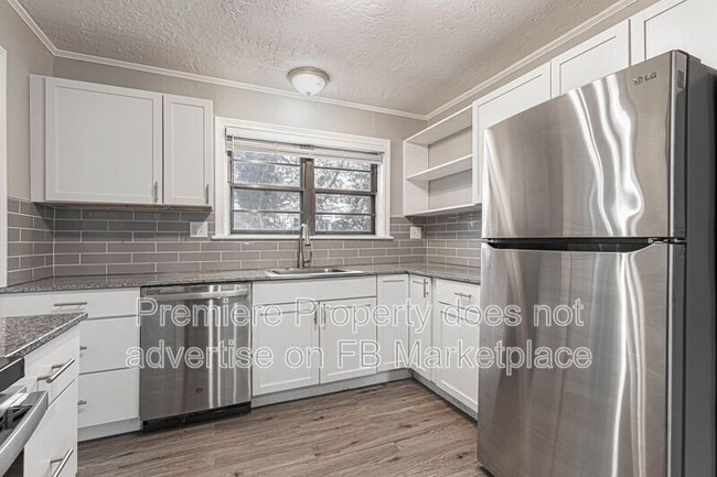 Photo - 2320 W 76th St