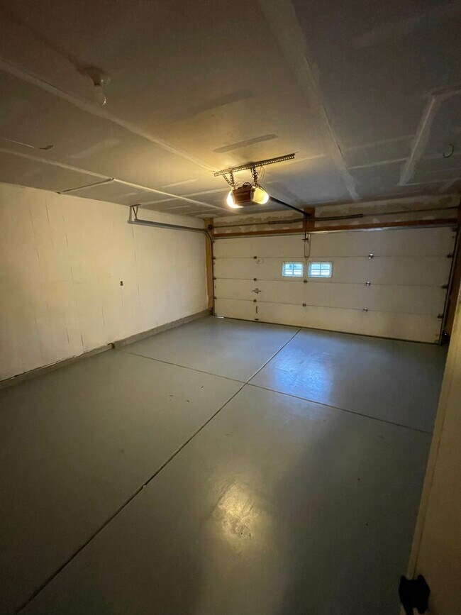 Photo - 843 Streamside Dr