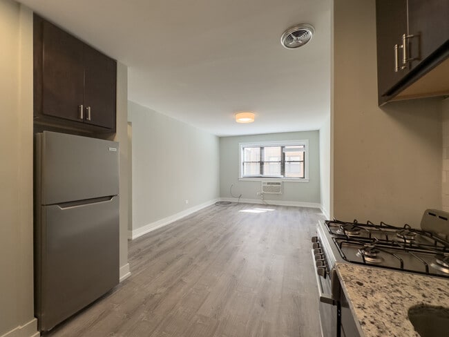448 W Barry Ave Unit 614