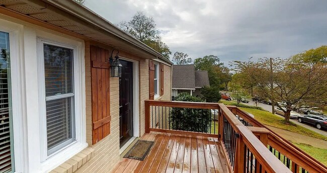 Photo - Available early Jan! 3bd/2bth w/fenced yard