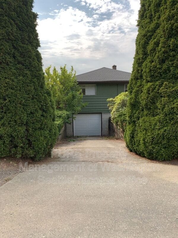 Photo - 6736 38th Ave SW House
