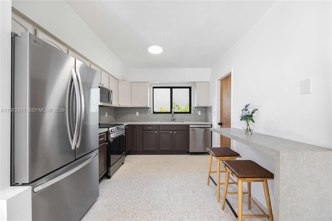 Photo - 1860 SW 13th St