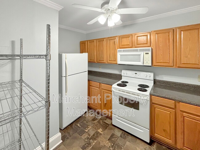 Photo - 661 Ravenel St