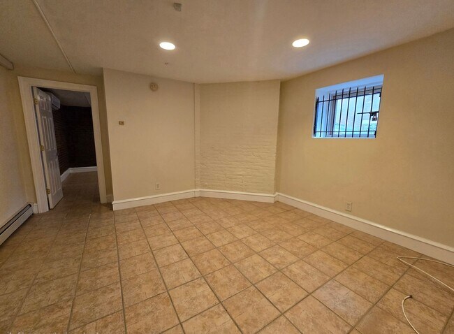 Photo - 313 N 34th St Unidad LLR