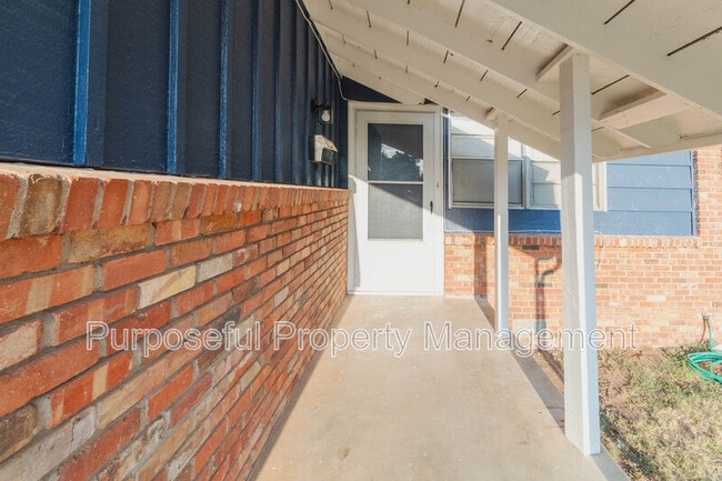 Photo - 10304 N University Ave
