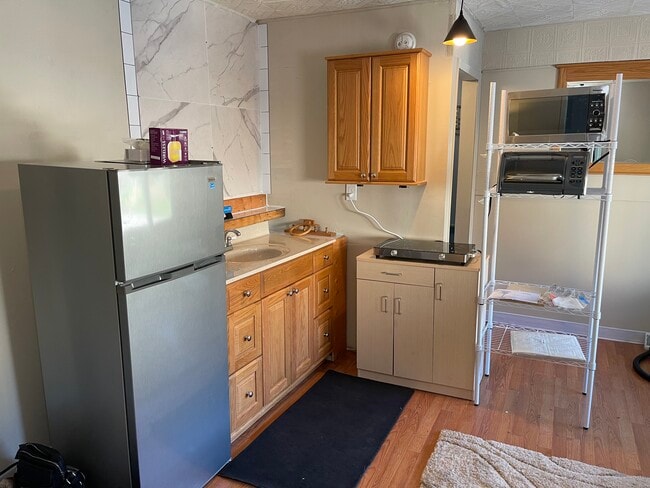 Photo - 766 Tate Av Unit Studio