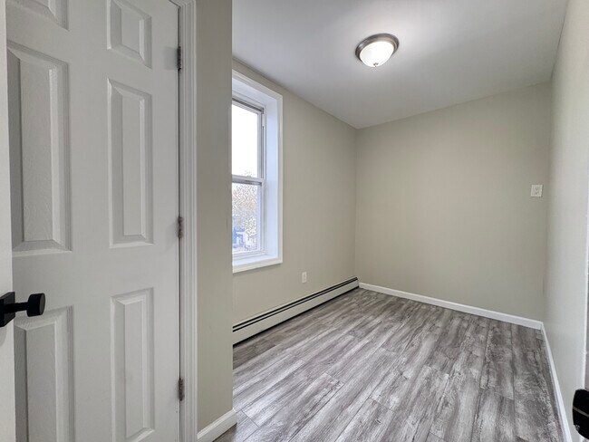 Photo - 114 Mallory Ave Unit 3