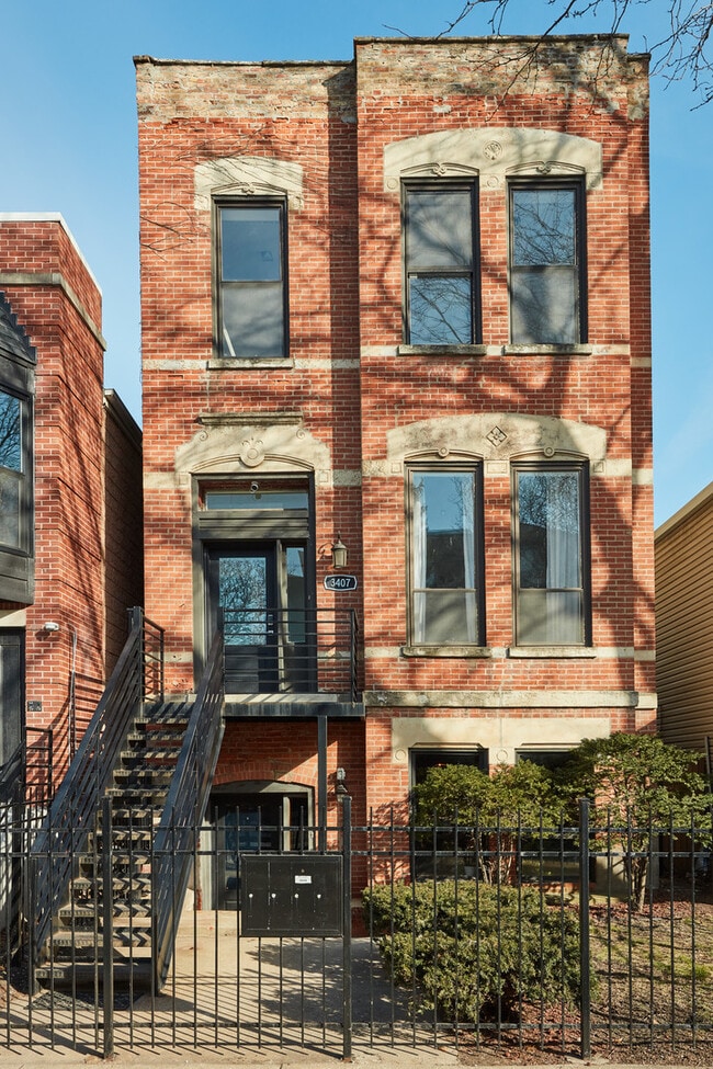 Building Photo - 3407 S Indiana Ave Unit 3 Rental