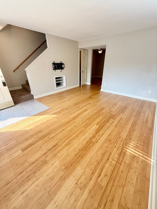 Photo - 2 Bedroom Hermitage condo only $1550!  New...