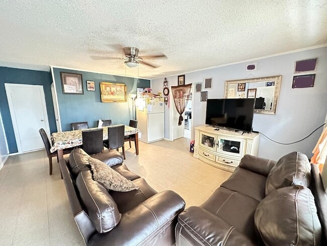 Photo - 3212 Pecan St