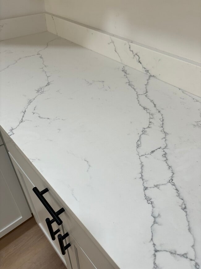 Photo - 1650 Division St