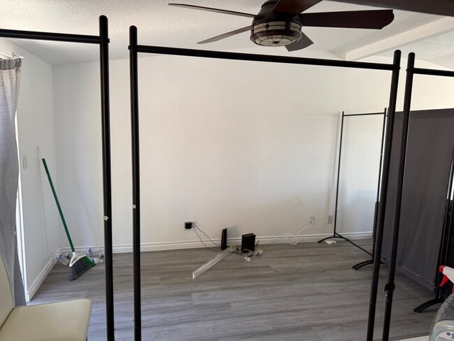 Photo - 2435 W Broadway