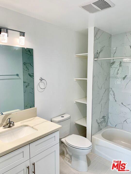 Building Photo - 11753 Iowa Ave Unit 301