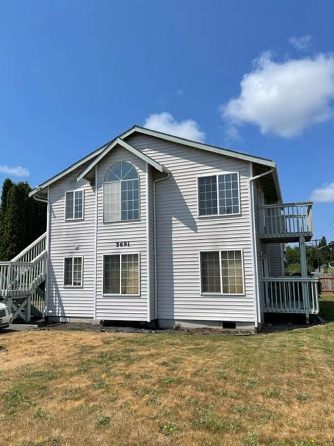 Building Photo - 5691 Eagle Pkwy Unit 2